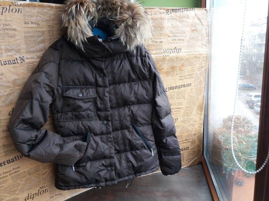 за 10 год.зимно пухено детско яке,шуба,гъши пух Moncler