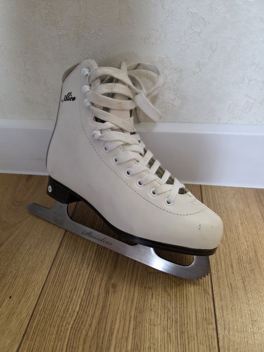 Продам Коньки детские