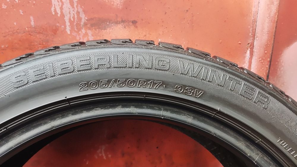 2бр. зимни гуми 205/50/17 Sieberling/Dayton
dot21
6.5mm
Добро състояни