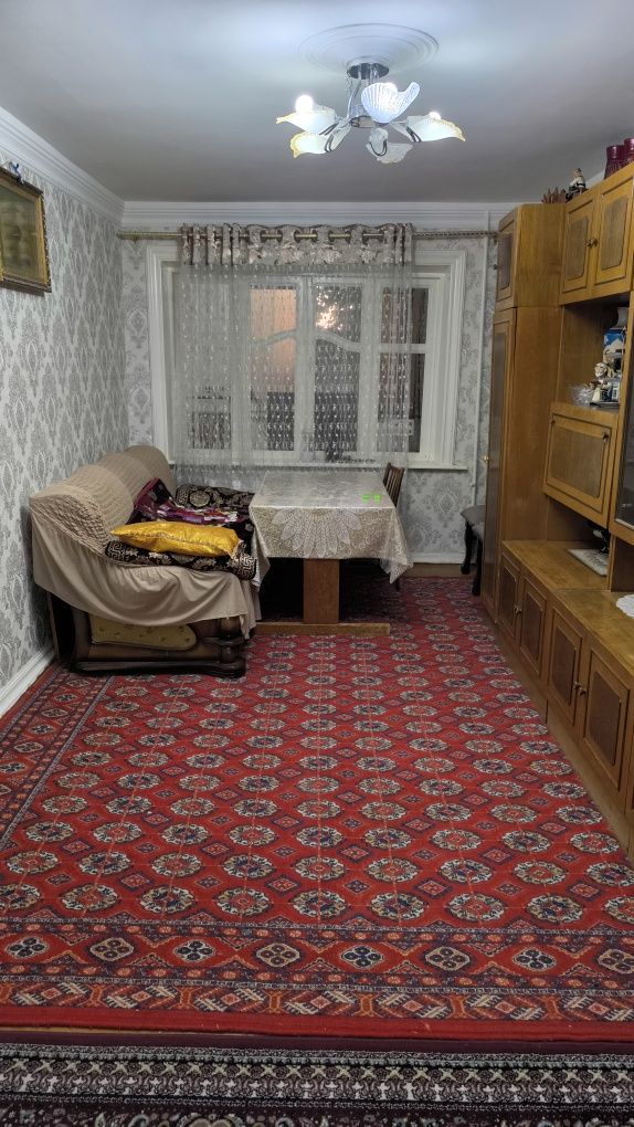 Продаю свою 4х комнатную квартиру в центре города
