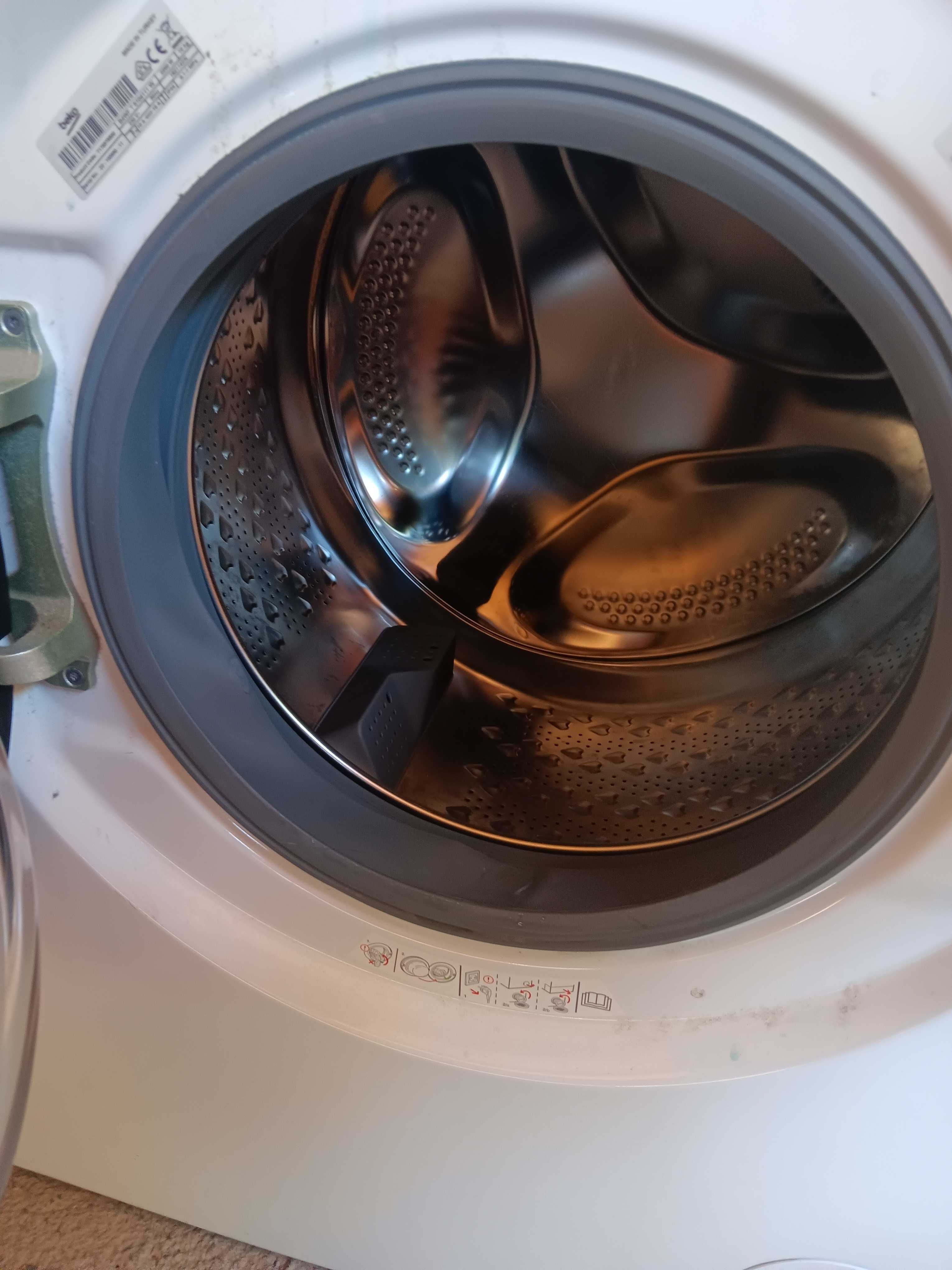 Продавам пералня Beko