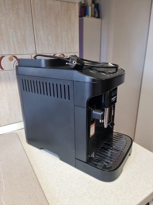 Expresor automat DELONGHI Magnifica Evo