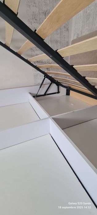 Pat dormitor tapițat ,cu spatiu de depozitare