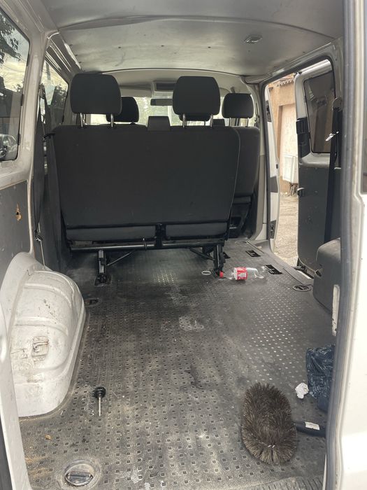 Dezmembrez VW transporter T5 2.0 TDI an 2013