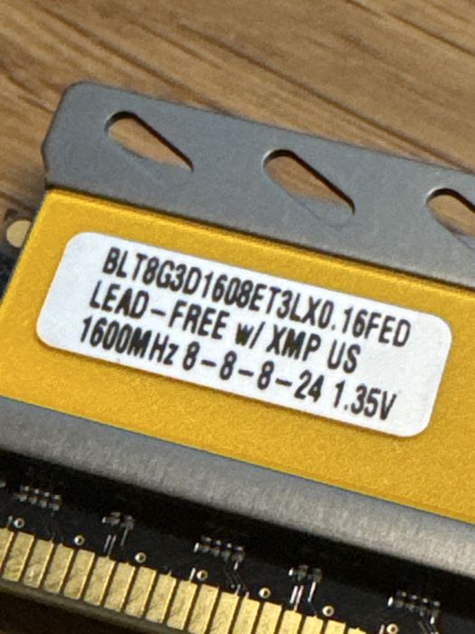 Crucial Ballistix 8GB DDR3 1600 DIMM BLT8G3D1608ET3LX0.16FED 1.35v