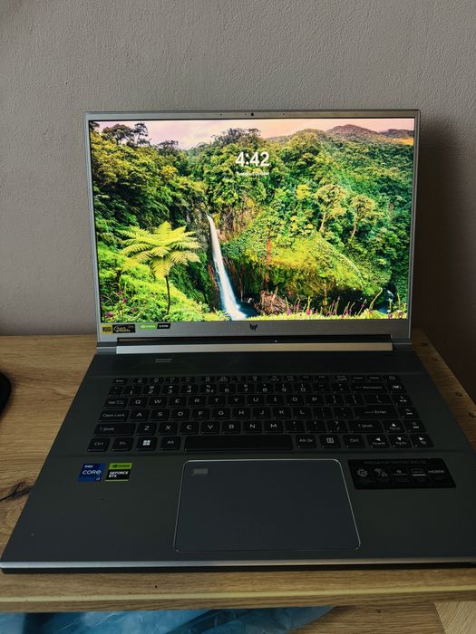 Vand laptop Acer Predator Triton