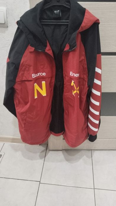 Куртки зимние в отличном состояний