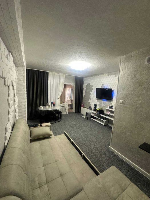 ПРОДАЮ квартиру 1В2\8\12  Давр банк,биллюр ресторан Юнусабад 8