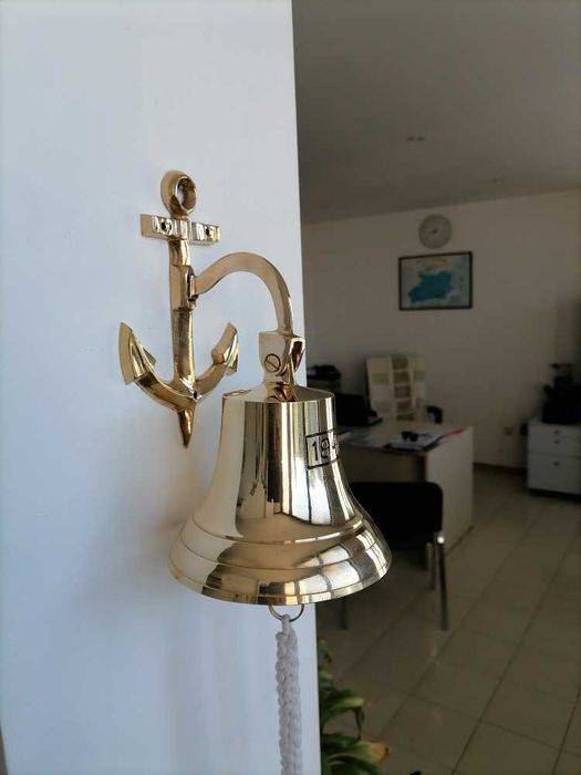 Корабна камбана месинг,със закачалка котва и въже 1841