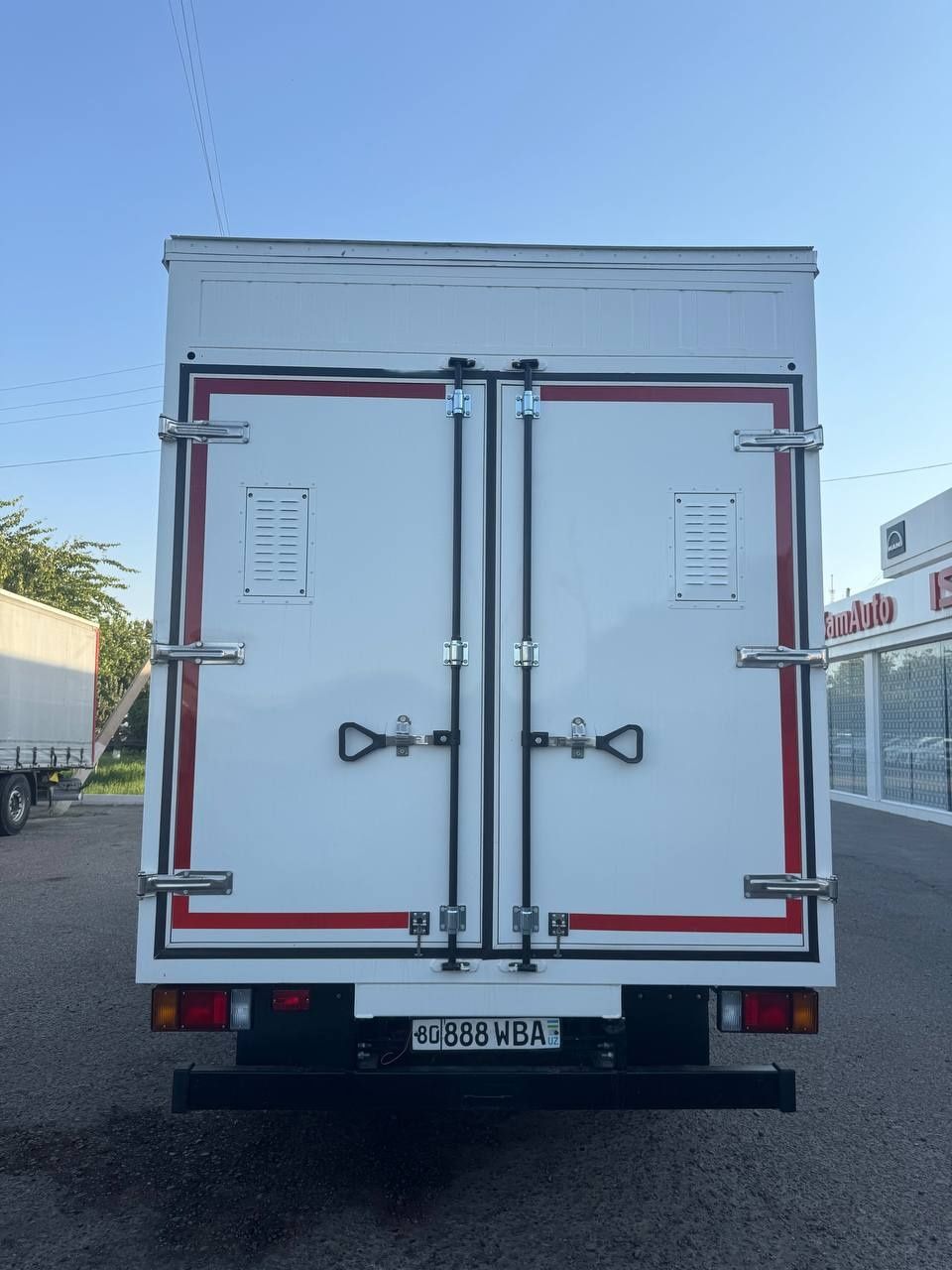 ISUZU yangi sotiladi 2024 yil Yurgan masofasi 1600 km