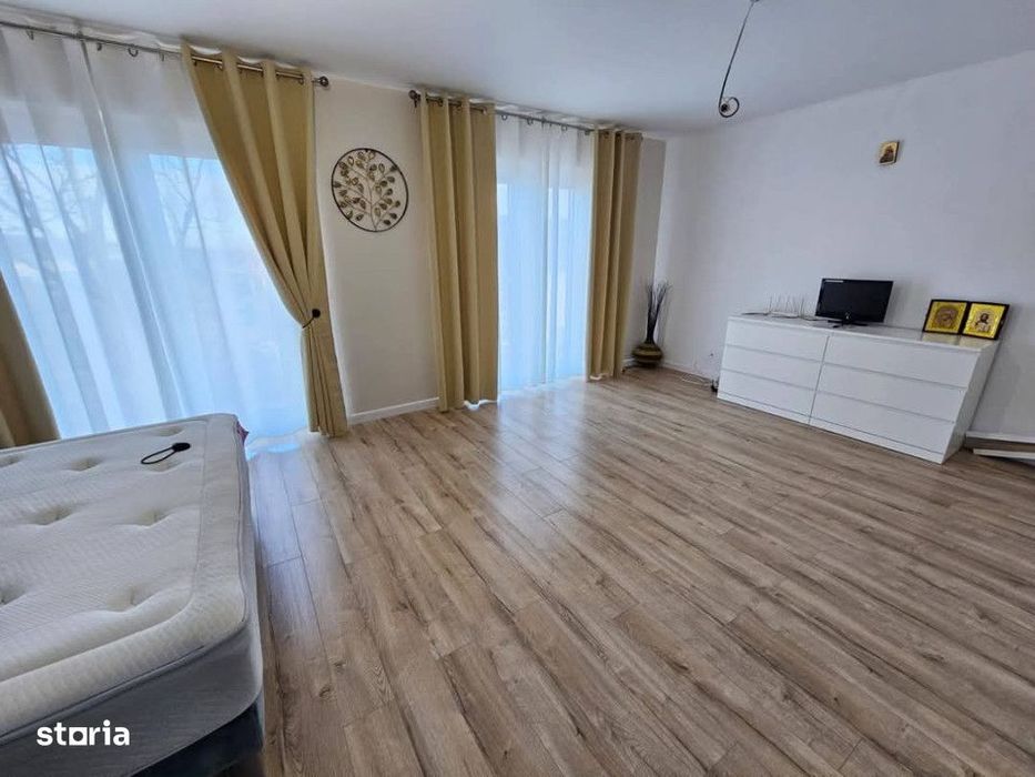 Proprietate 5 camere cu teren de 700mp spre vanzare in Cisnadie