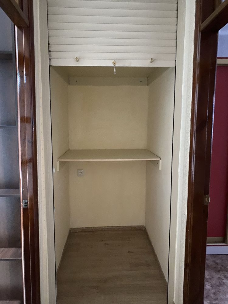 Продам 3 х ком кв 2 эт центр