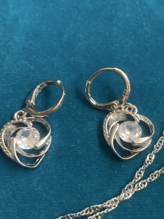 Set cercei si colier  montate in argint 925