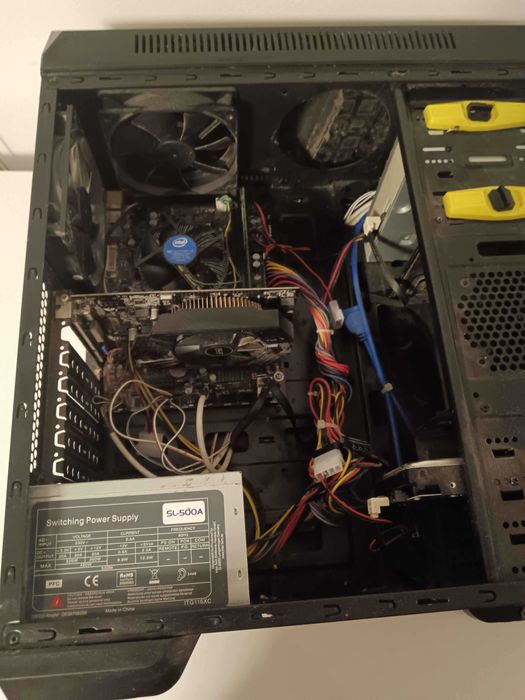 Calculator gaming (cu cateva defecte) + monitor