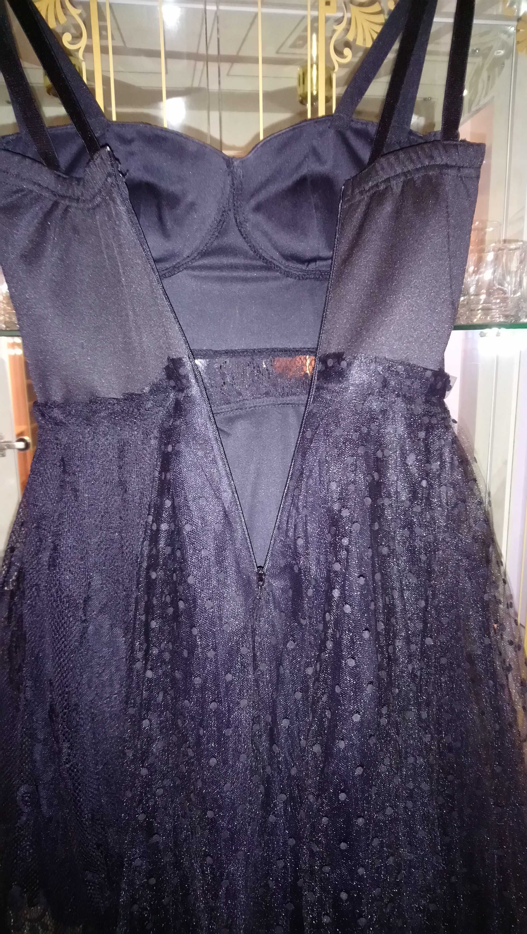 Rochie neagra din tull cu aplicatii de franjuri sub forma de margele