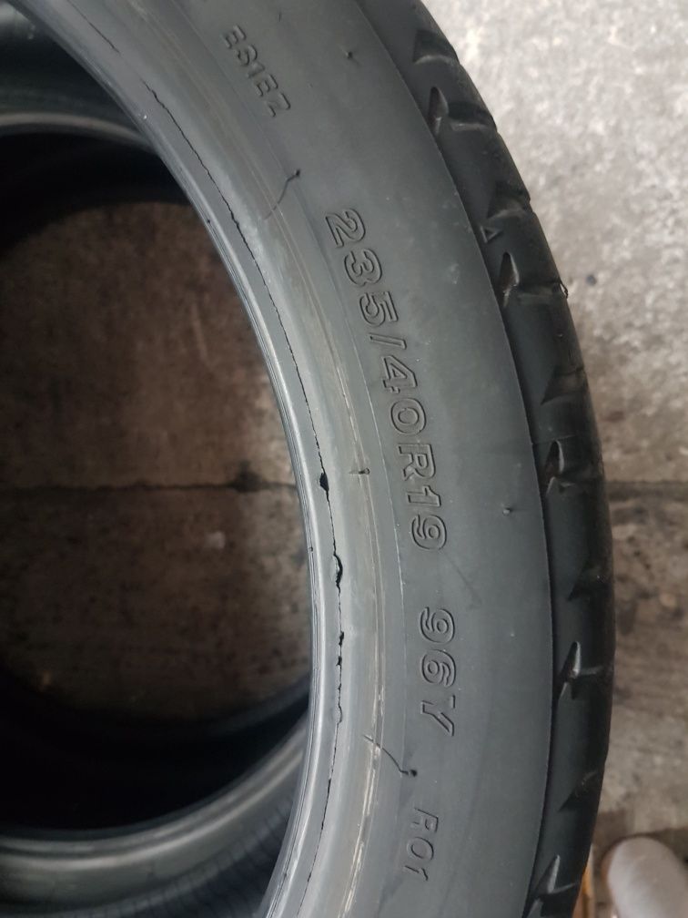 Bridgestone 235/40 R19 96Y vară