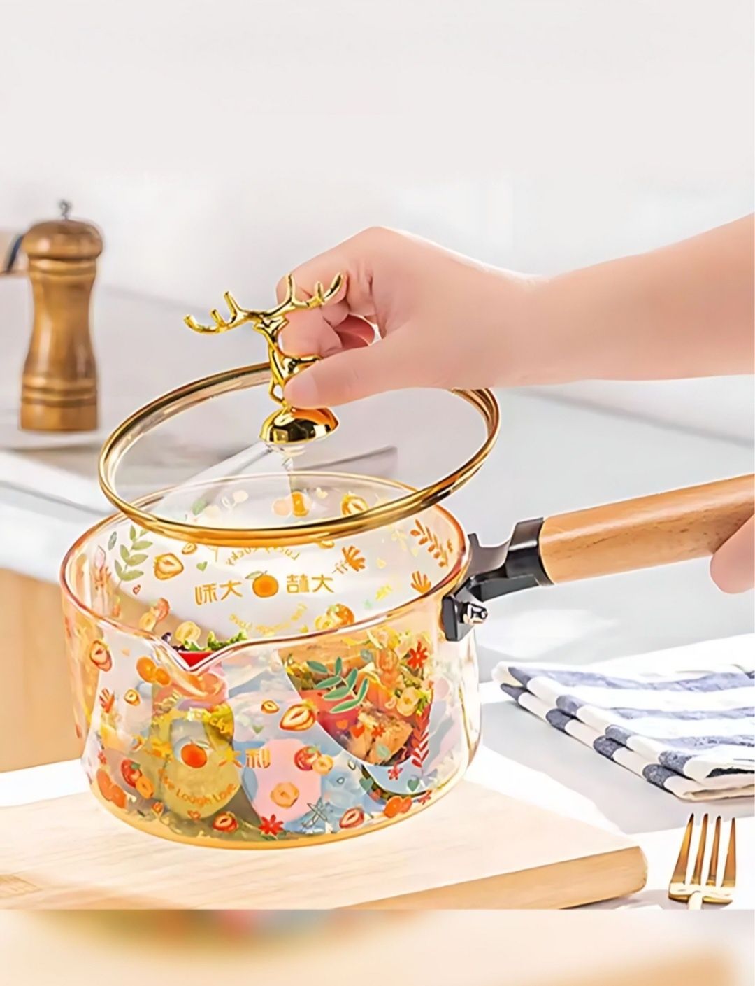 Стеклянная кастрюля с крышкой и деревянной ручкой, жаропрочная