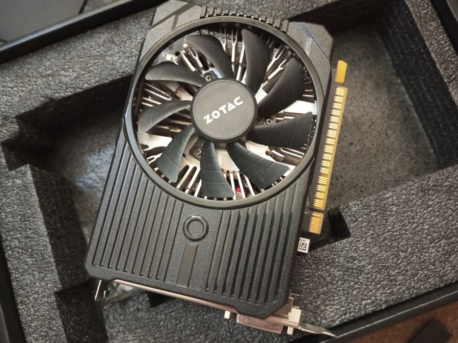 GTX 1050 2Gb Видеокарта