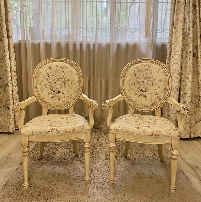 Стулья старинные натуральное дерево