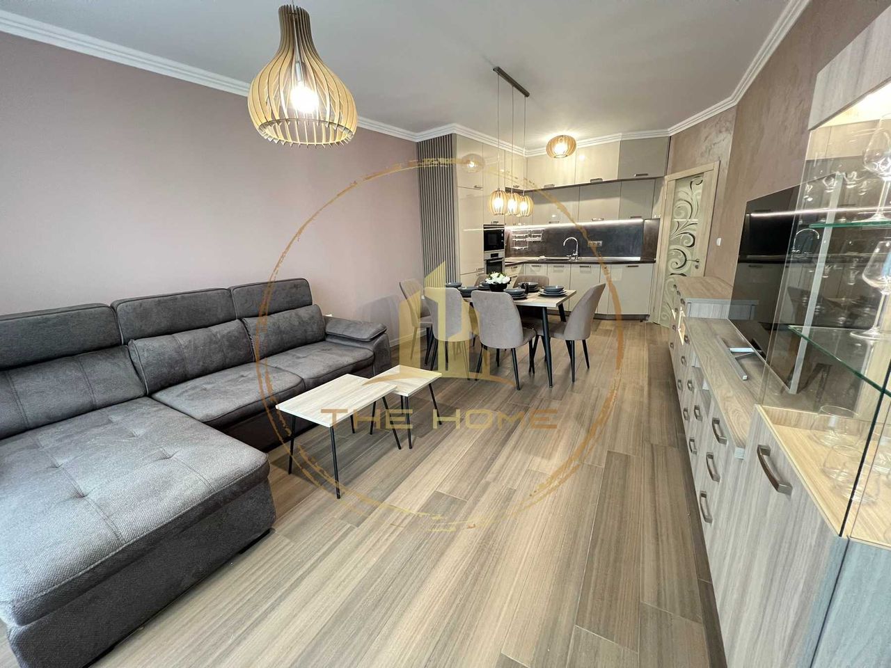 Дава се под наем Двустаен апартамент в Варна, Бриз - 70 кв.м за 1000 € - Снимка #1