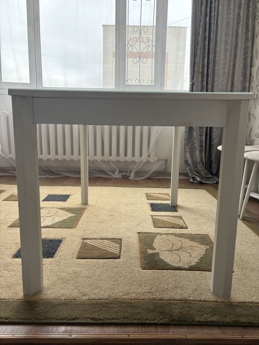 Кухонный стол с 5 стульями