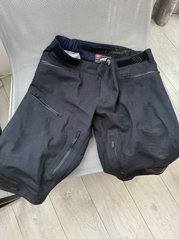 Pantaloni scurti Leatt, mtb XL, 5.0 negru, downhill, freeride
