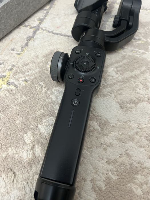 mobil telefon stabilizatori Zhiyun Smooth 4