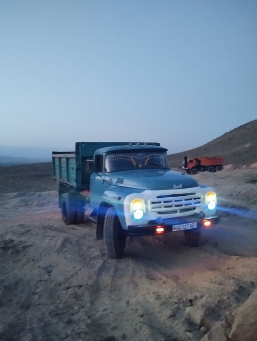 Zil 130 sotiladi