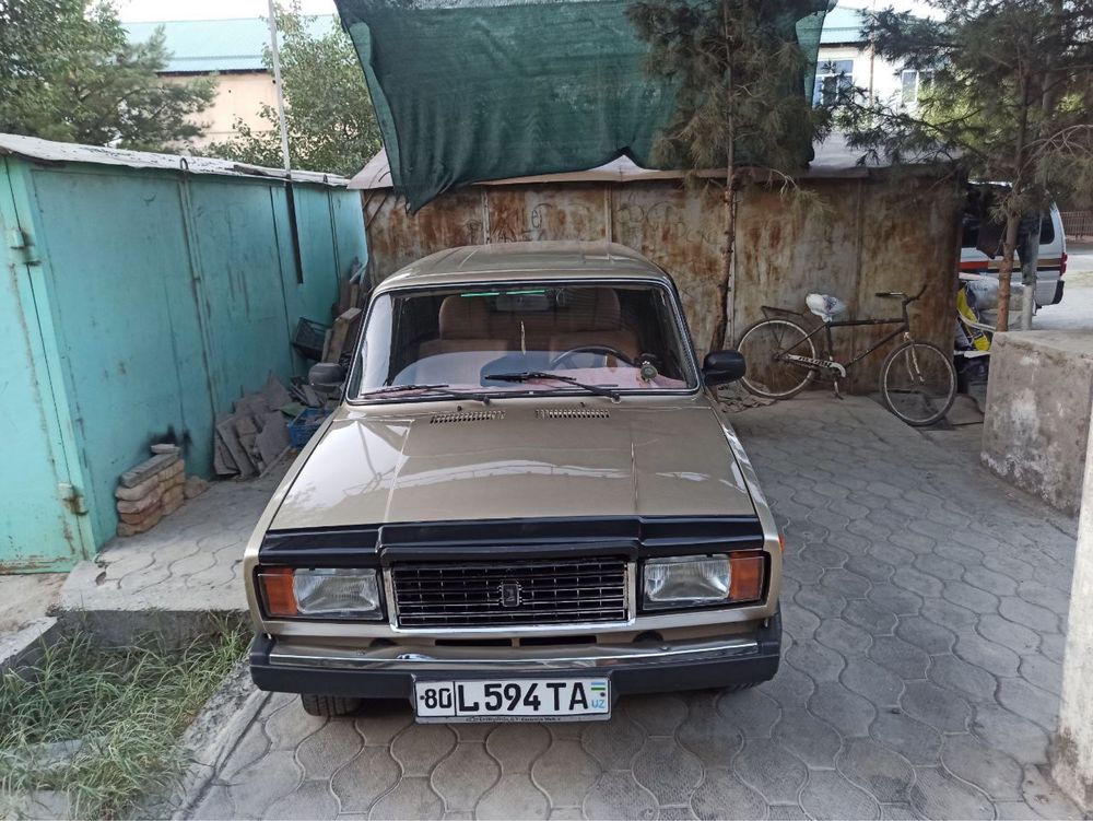 Лада срочний сотилади