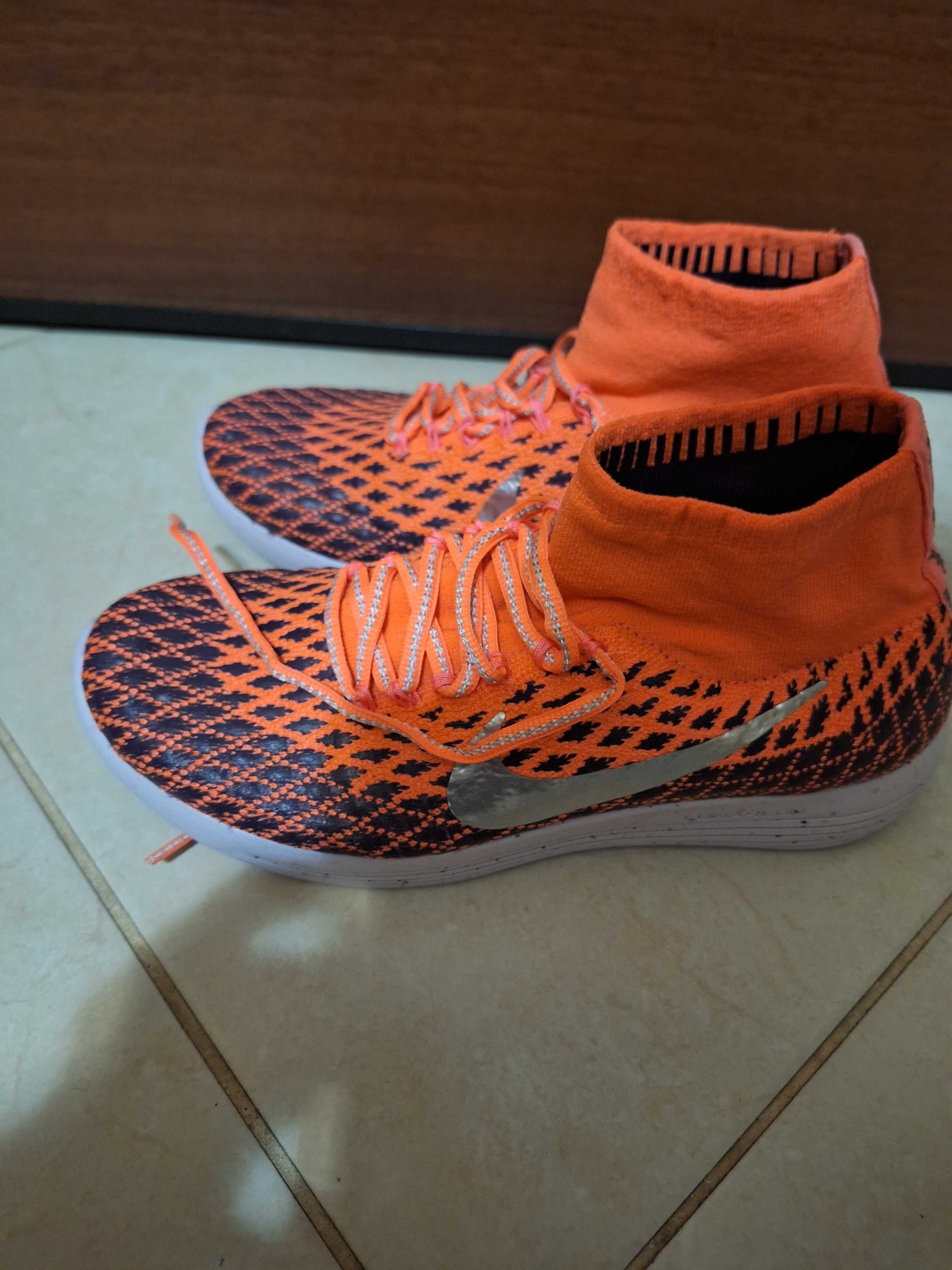 Дамски маратонки Nike