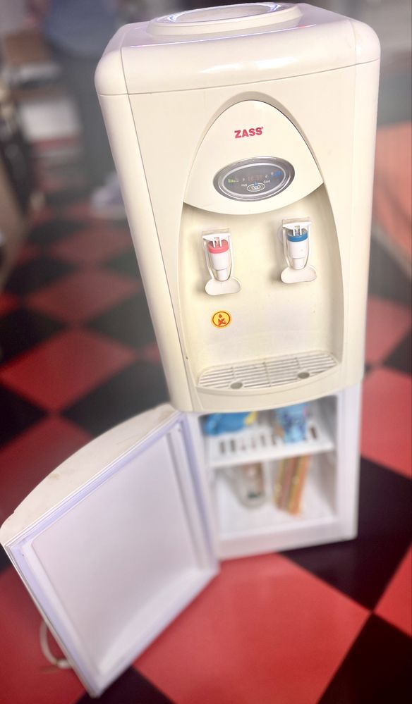Dozator de apa electric  de podea  zass.