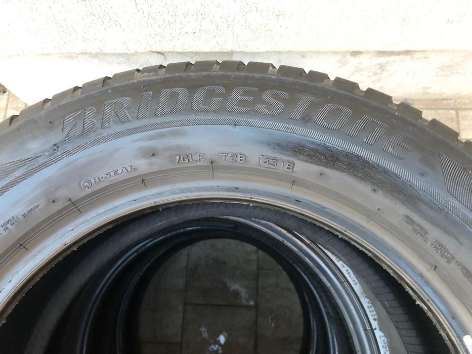 Set anvelope / cauciucuri iarna 215/65/17 Brigestone Blizzak