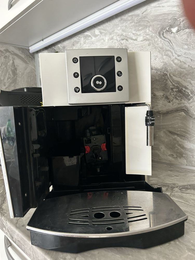 Кафе машина Delonghi Perfecta Plus