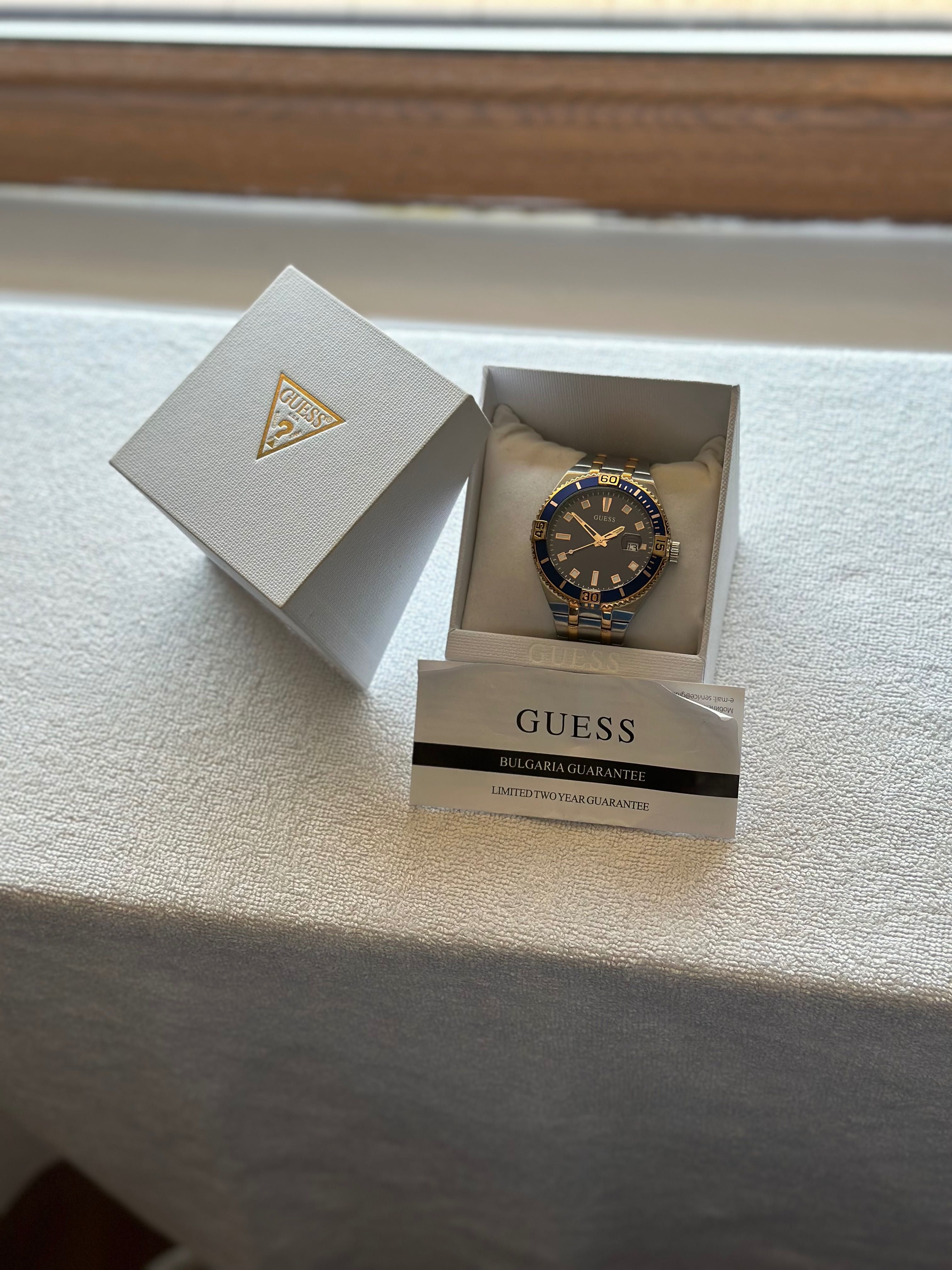 Часовник Guess оргинален