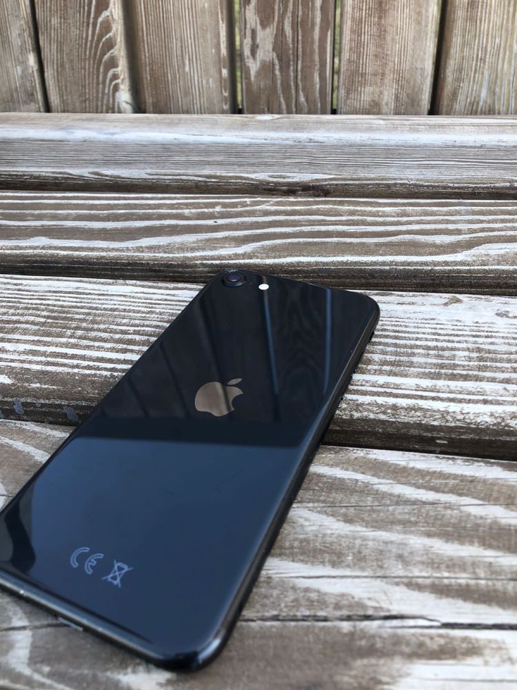 iphone se 2020 в хорошем состояние