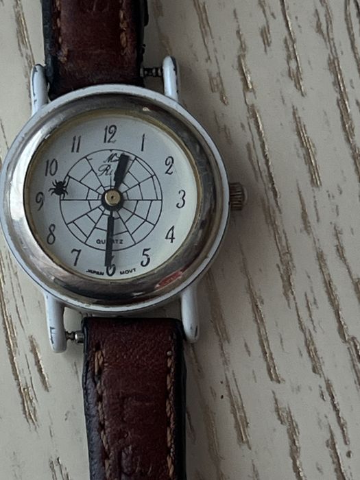 Продам наручные женские часы