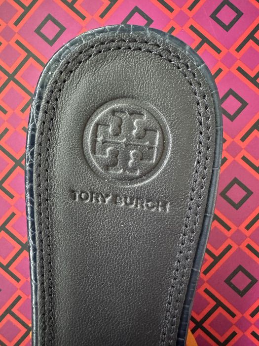 Оригинални дамски чехли Tory Burch – естествена кожа, кроко ефект