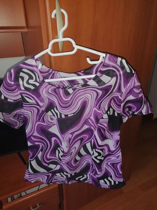 Vând costum vascoza