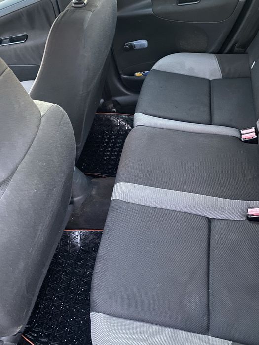 Vand sau schimb peugeot 207