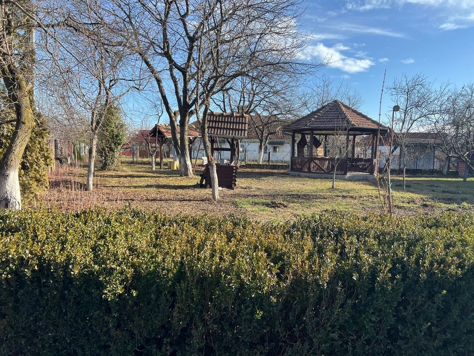 Casă cu Teren, Intravilan – Zona Ponoarele, Județul Mehedinți