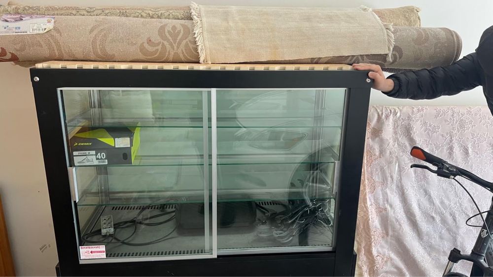 Витринный холодильник