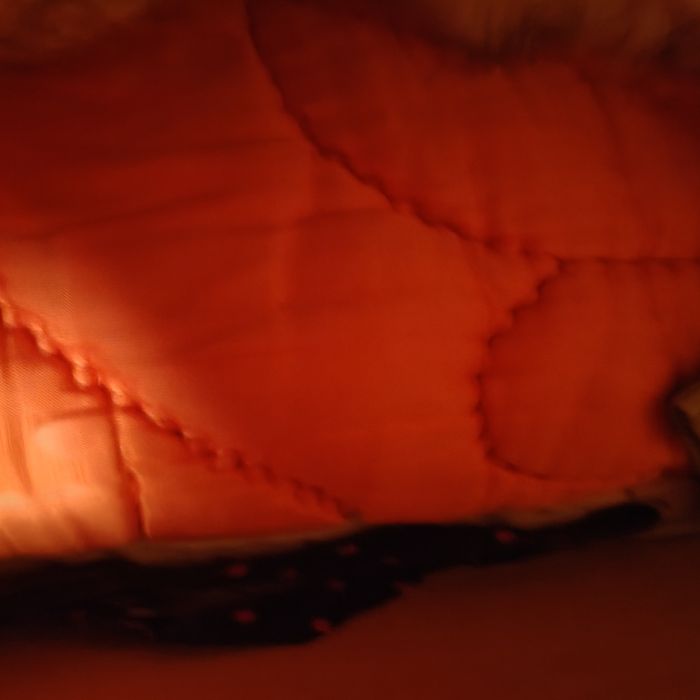 Vând doua plăpumi noi, doua macate rustice.