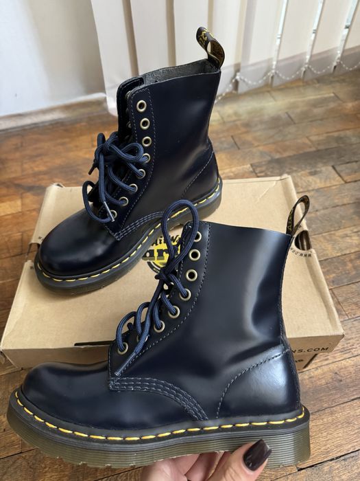 Dr. Martens обувки