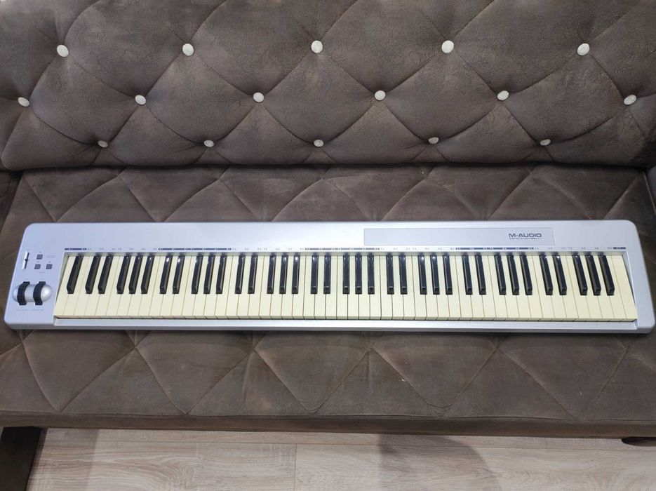 MIDI-Клавиатура M-Audio Keystation 88ES