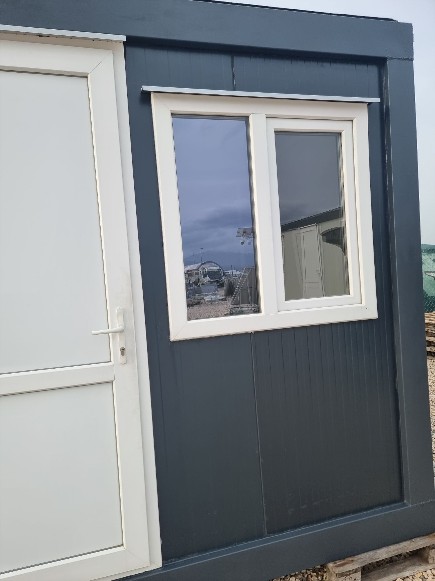 Container second hand gri 4x2.4 aer conditionat inclus