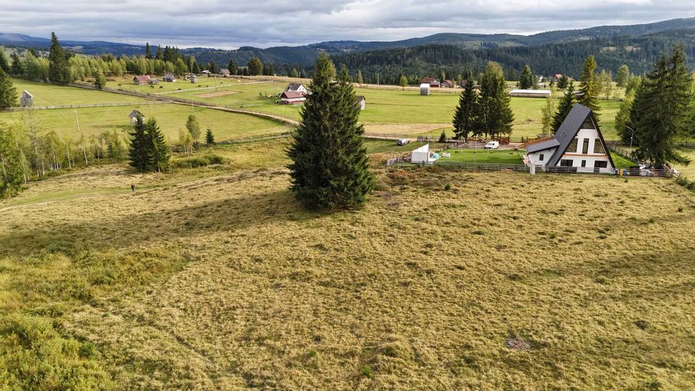 Teren intravilan de vanzare in Bucovina Fundu Moldovei zona Delut