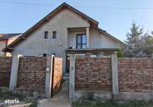 Vila Individuala, 5 Camere, 3 Bai, Garaj si Terasa de 37 mp.