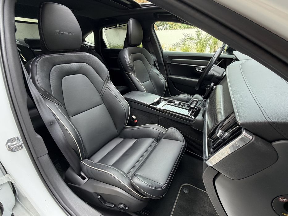 Volvo S90 T8 R-line Twin-Engine AWD 400cp