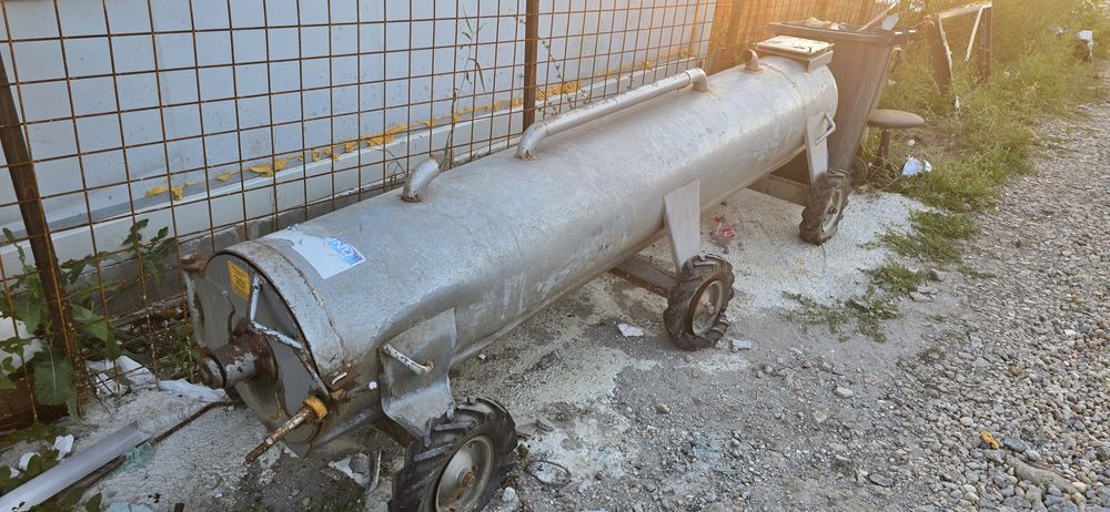 Vând centrifuga de covoare