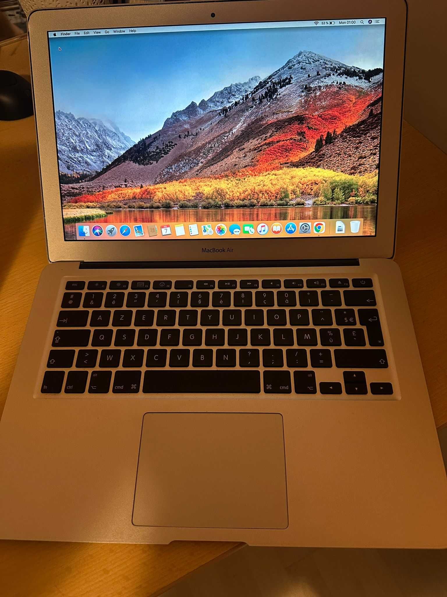 Macbook Air A1466 si A1369